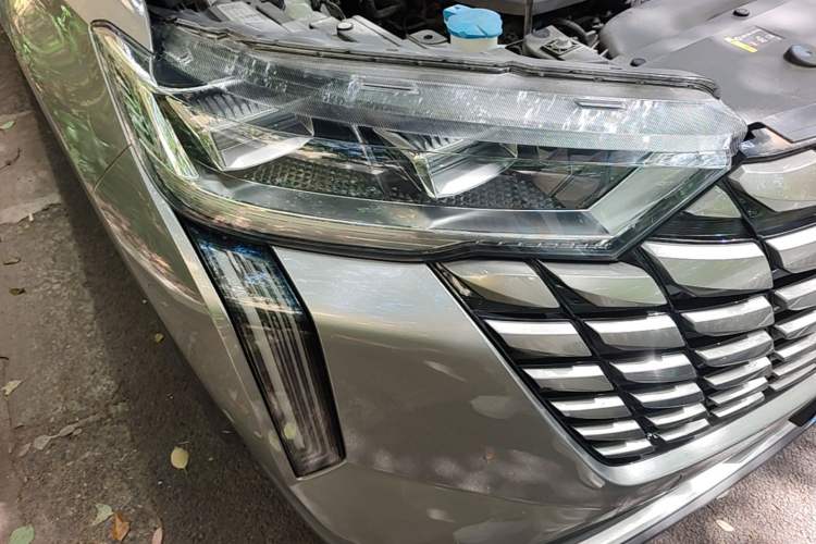 Used Haval H6 2024 1.5T Two-Wheel Drive Ultra Right Front Headlight