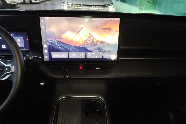 Used Haval H6 2024 1.5T Two-Wheel Drive Ultra Audio And AC Panel