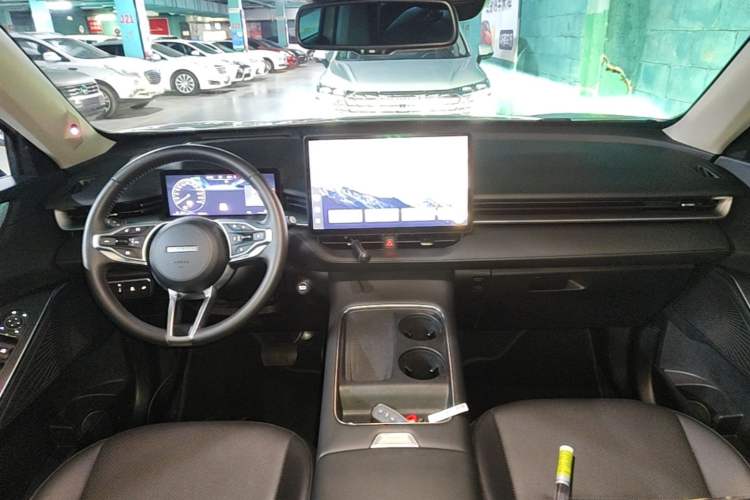 Used Haval H6 2024 1.5T Two-Wheel Drive Ultra Center Console
