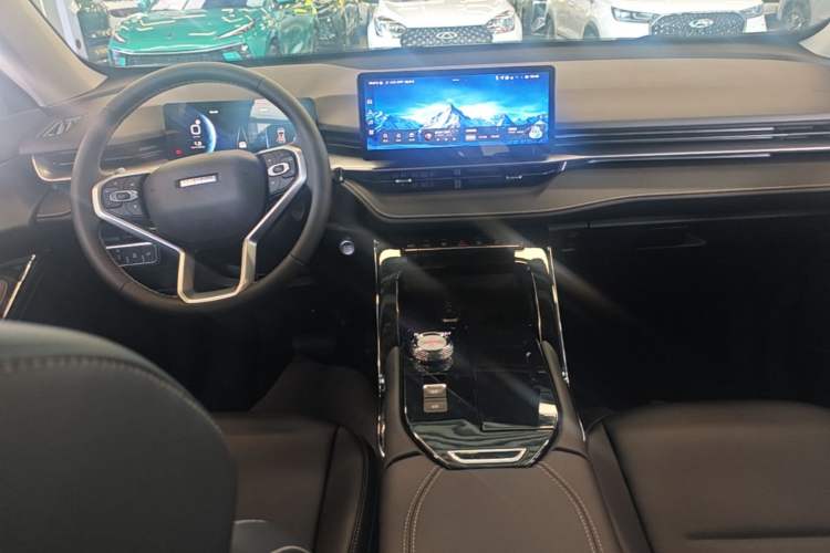 Used Haval H6 2024 1.5T Two-Wheel-Drive Classic Edition Center Console