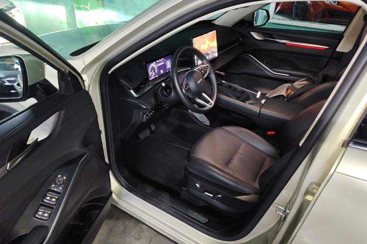 Used Haval H6 2024 1.5T Two-Wheel Drive Ultra Driver Seat