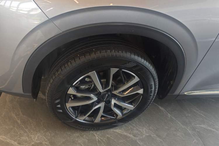 Used Haval H6 2024 1.5T Two-Wheel-Drive Classic Edition Left Front Wheel Hub