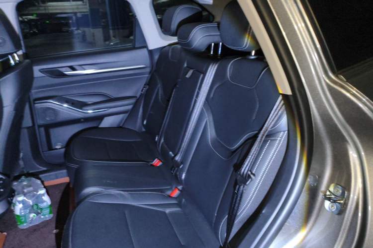 Used Haval H6 2024 1.5T Two-Wheel Drive Pro Left Rear Seat