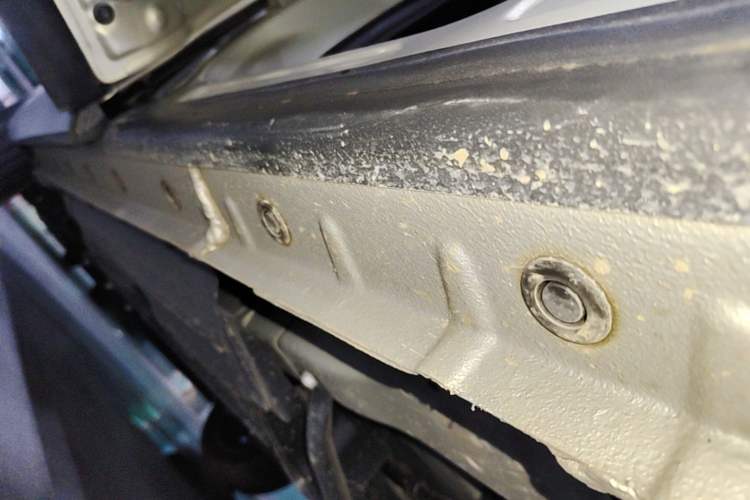 Used Haval H6 2024 1.5T Two-Wheel Drive Ultra Left Side Sill