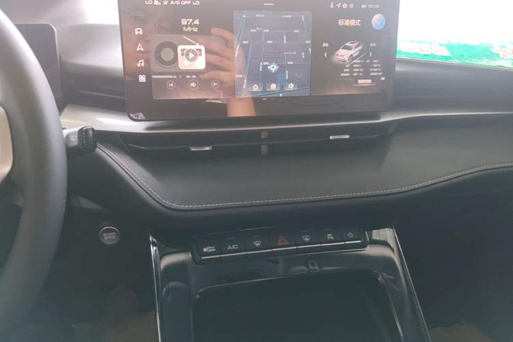 Used Haval H6 2024 1.5T Two-Wheel-Drive Classic Edition Audio And AC Panel