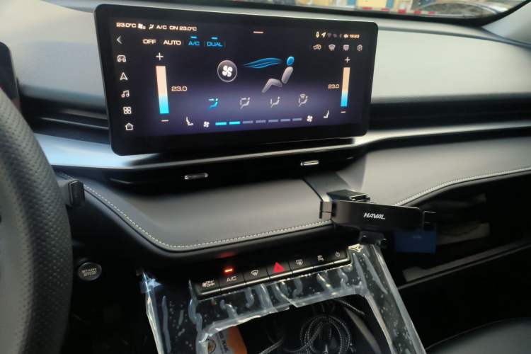 Used Haval H6 2024 1.5T Two-Wheel-Drive Classic Edition Audio And AC Panel