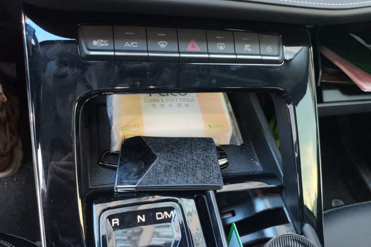 Used Haval H6 2024 1.5T Two-Wheel-Drive Classic Edition Audio And AC Panel