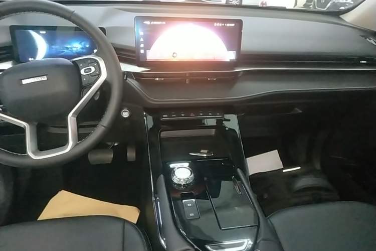 Used Haval H6 2024 1.5T Two-Wheel-Drive Classic Edition Audio And AC Panel