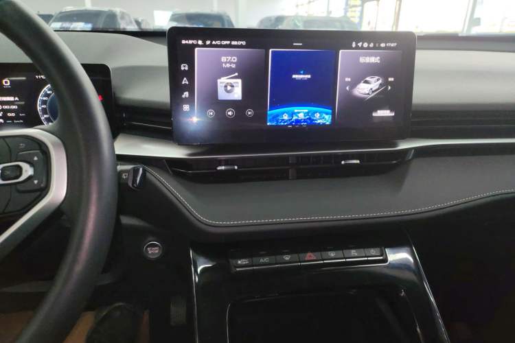 Used Haval H6 2024 1.5T Two-Wheel-Drive Classic Edition Audio And AC Panel