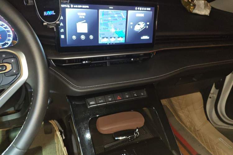 Used Haval H6 2024 1.5T Two-Wheel-Drive Classic Edition Audio And AC Panel