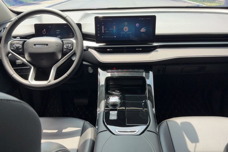 Used Haval H6 2024 1.5T Two-Wheel-Drive Classic Edition Center Console