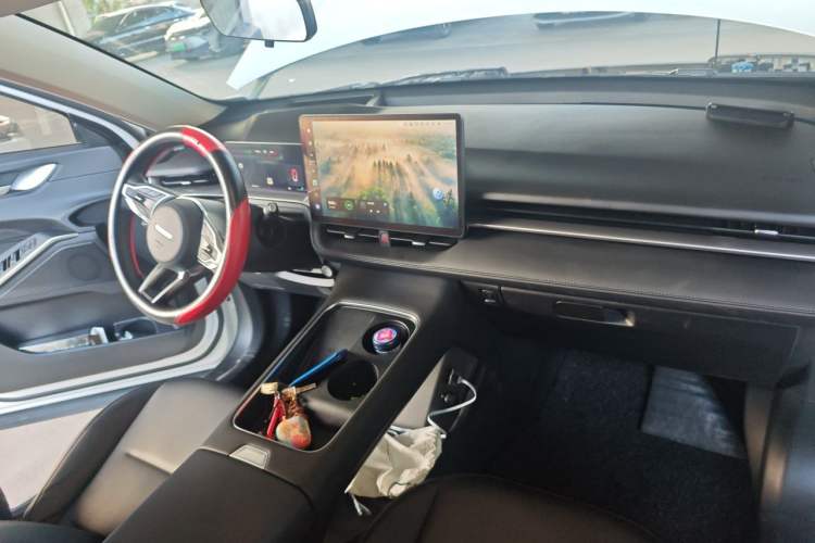 Used Haval H6 2024 1.5T Two-Wheel Drive Max Center Console