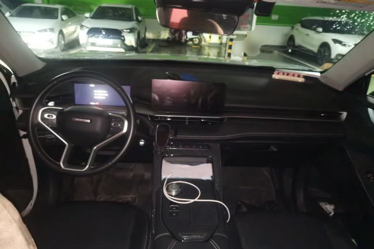 Used Haval H6 2024 1.5T Two-Wheel-Drive Classic Edition Center Console