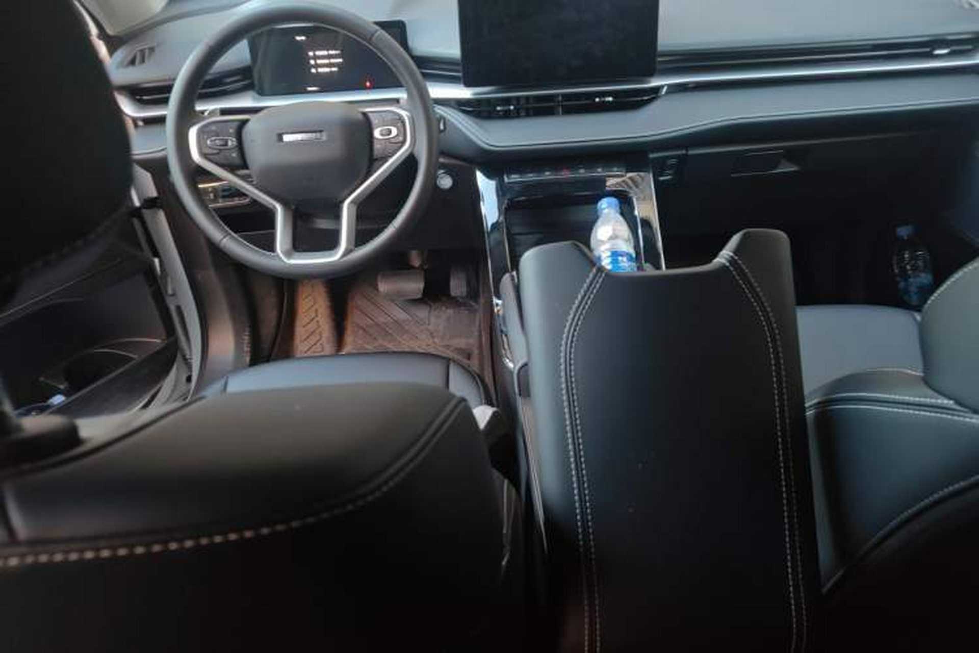 Used Haval H6 2024 1.5T Two-Wheel-Drive Classic Edition Center Console