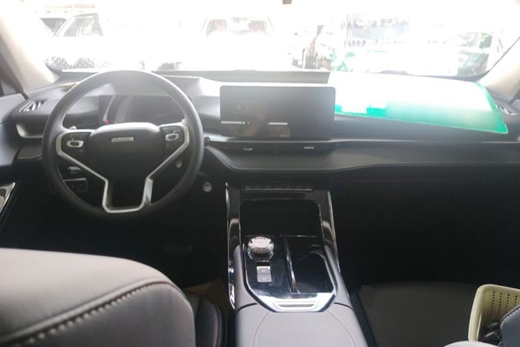 Used Haval H6 2024 1.5T Two-Wheel-Drive Classic Edition Center Console
