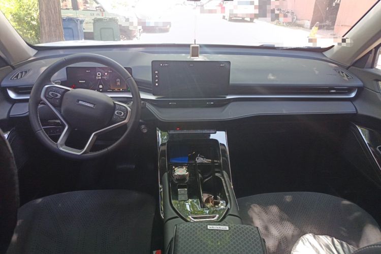 Used Haval H6 2024 1.5T Two-Wheel-Drive Classic Edition Center Console