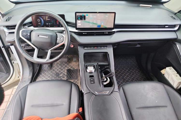 Used Haval H6 2024 1.5T Two-Wheel-Drive Classic Edition Center Console