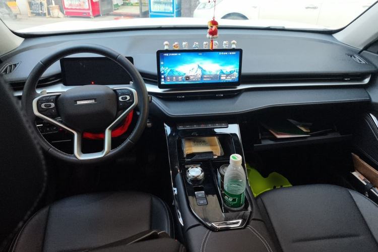 Used Haval H6 2024 1.5T Two-Wheel-Drive Classic Edition Center Console