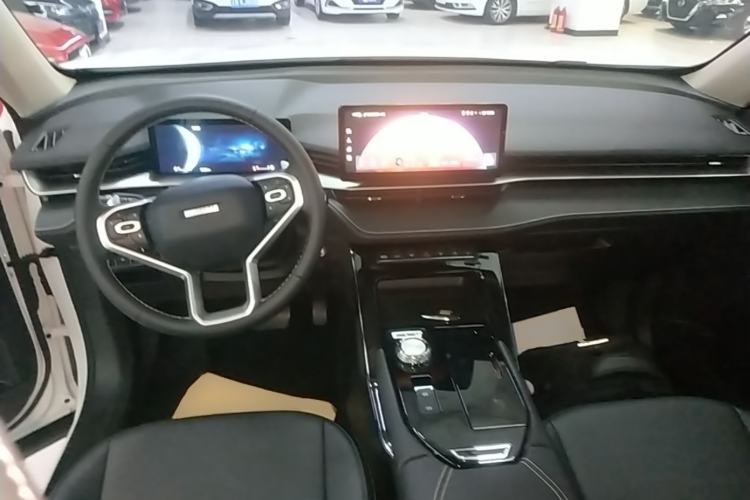 Used Haval H6 2024 1.5T Two-Wheel-Drive Classic Edition Center Console