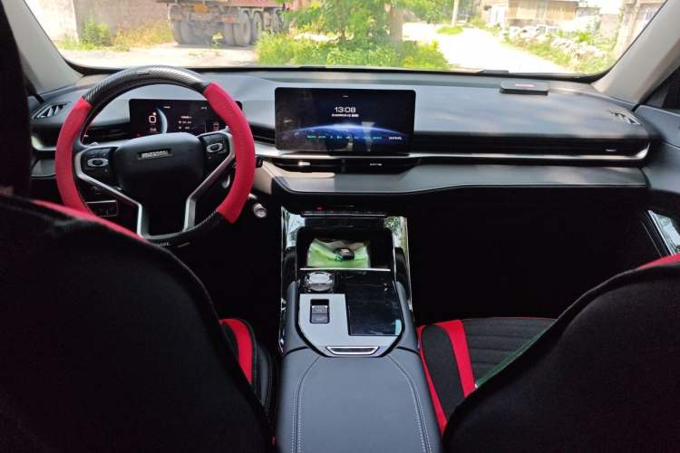 Used Haval H6 2024 1.5T Two-Wheel-Drive Classic Edition Center Console