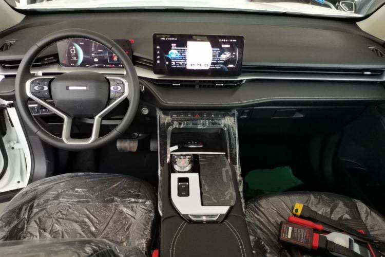 Used Haval H6 2024 1.5T Two-Wheel-Drive Classic Edition Center Console