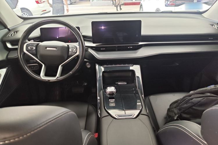 Used Haval H6 2024 1.5T Two-Wheel-Drive Classic Edition Center Console