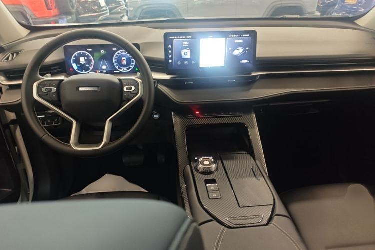 Used Haval H6 2024 1.5T Two-Wheel-Drive Classic Edition Center Console