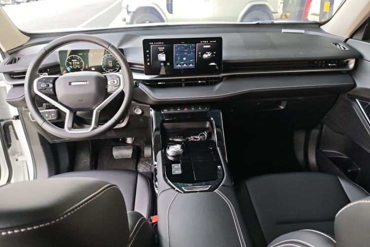 Used Haval H6 2024 1.5T Two-Wheel-Drive Classic Edition Center Console