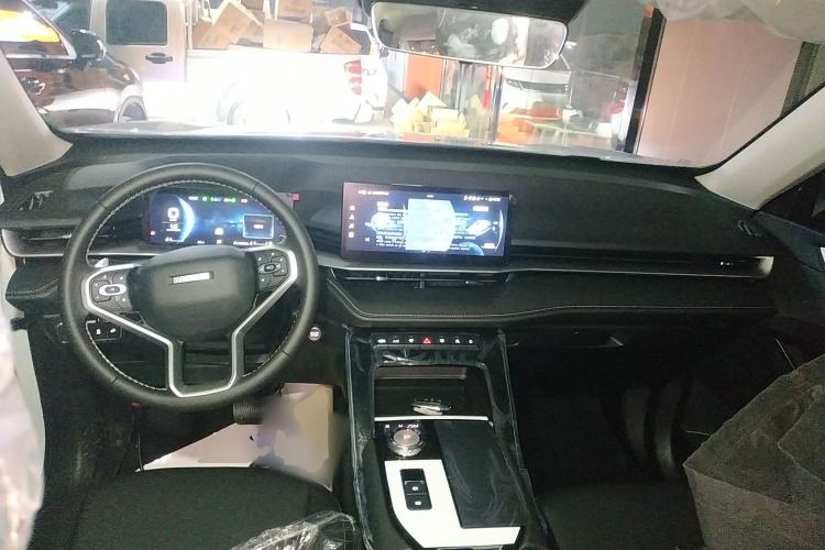 Used Haval H6 2024 1.5T Two-Wheel-Drive Classic Edition Center Console