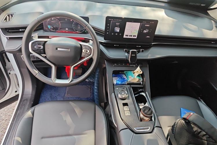 Used Haval H6 2024 1.5T Two-Wheel-Drive Classic Edition Center Console