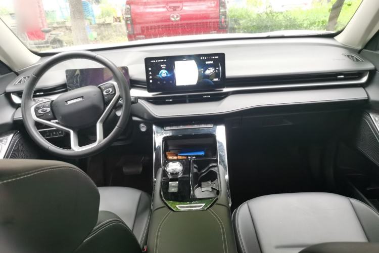 Used Haval H6 2024 1.5T Two-Wheel-Drive Classic Edition Center Console