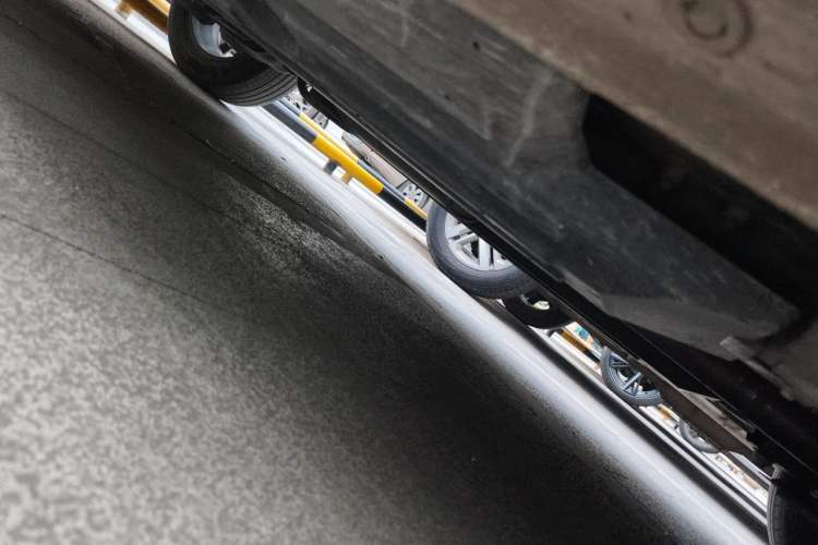 Used Haval H6 2024 1.5T Two-Wheel-Drive Classic Edition Chassis Front Right