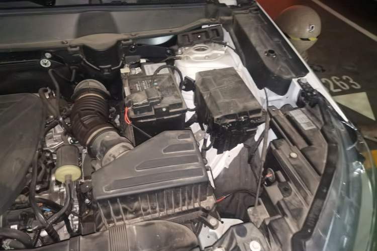 Used Haval H6 2024 1.5T Two-Wheel-Drive Classic Edition Engine Bay Left