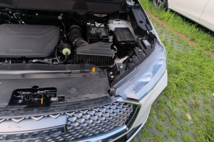 Used Haval H6 2024 1.5T Two-Wheel-Drive Classic Edition Engine Bay Left