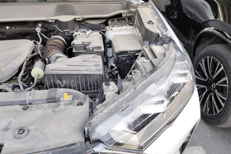 Used Haval H6 2024 1.5T Two-Wheel-Drive Classic Edition Engine Bay Left