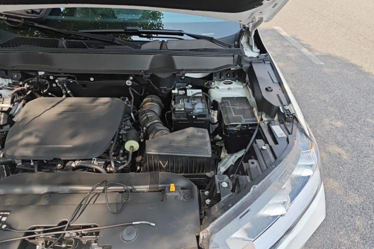 Used Haval H6 2024 1.5T Two-Wheel-Drive Classic Edition Engine Bay Left