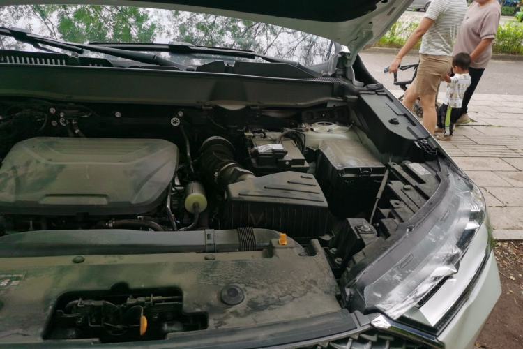 Used Haval H6 2024 1.5T Two-Wheel-Drive Classic Edition Engine Bay Left