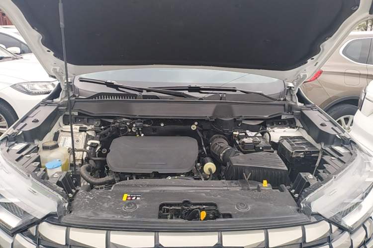 Used Haval H6 2024 1.5T Two-Wheel Drive Max Engine Bay