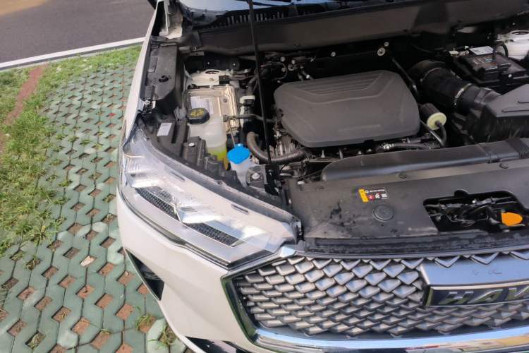 Used Haval H6 2024 1.5T Two-Wheel-Drive Classic Edition Engine Bay Right