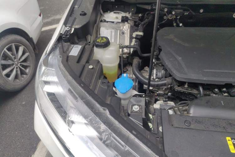 Used Haval H6 2024 1.5T Two-Wheel-Drive Classic Edition Engine Bay Right