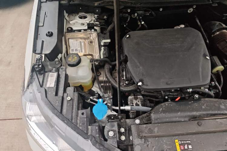 Used Haval H6 2024 1.5T Two-Wheel-Drive Classic Edition Engine Bay Right