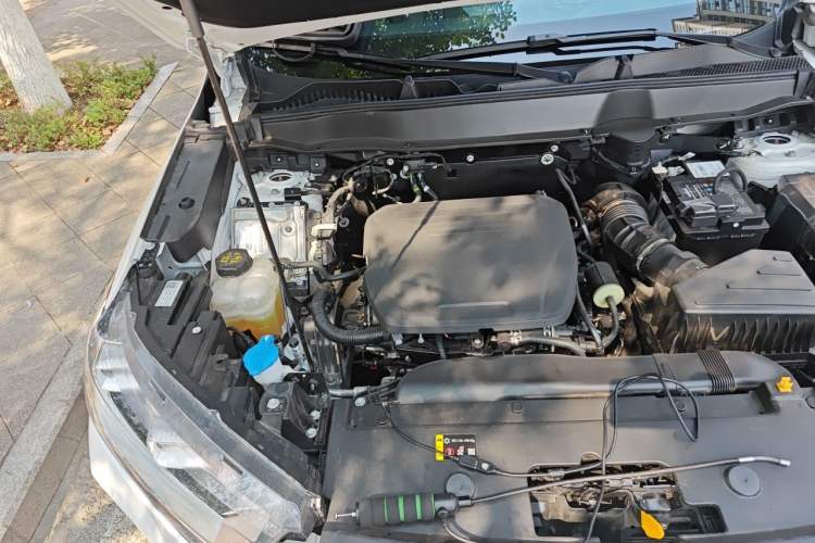 Used Haval H6 2024 1.5T Two-Wheel-Drive Classic Edition Engine Bay Right