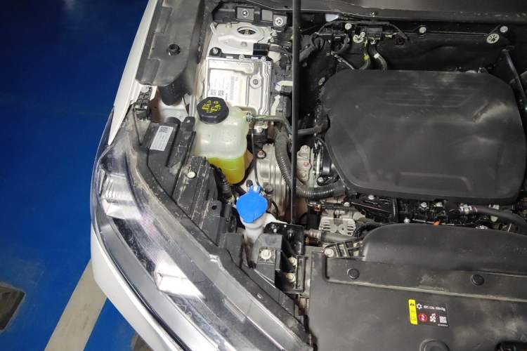 Used Haval H6 2024 1.5T Two-Wheel-Drive Classic Edition Engine Bay Right