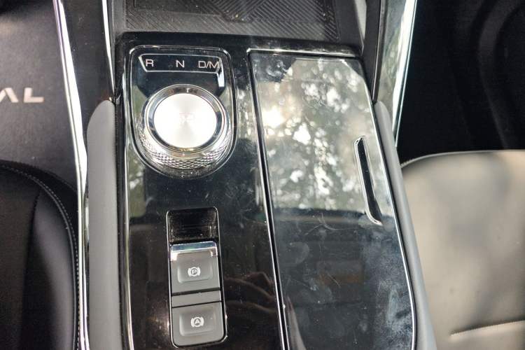 Used Haval H6 2024 1.5T Two-Wheel-Drive Classic Edition Gear Lever