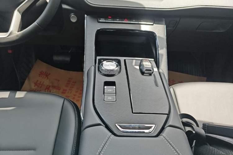 Used Haval H6 2024 1.5T Two-Wheel-Drive Classic Edition Gear Lever