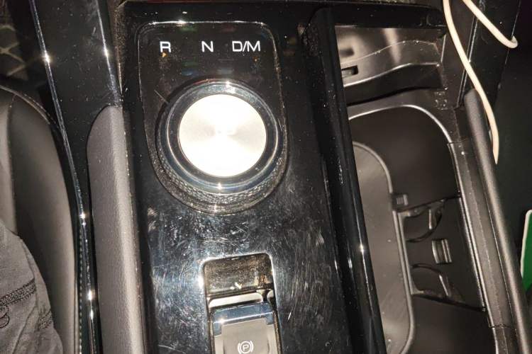 Used Haval H6 2024 1.5T Two-Wheel-Drive Classic Edition Gear Lever
