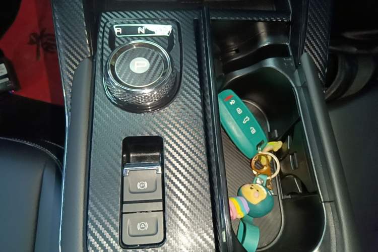 Used Haval H6 2024 1.5T Two-Wheel-Drive Classic Edition Gear Lever