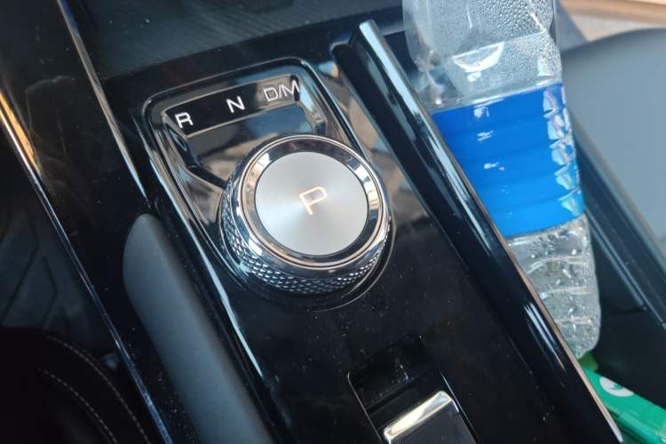 Used Haval H6 2024 1.5T Two-Wheel-Drive Classic Edition Gear Lever