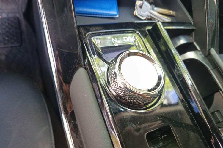 Used Haval H6 2024 1.5T Two-Wheel-Drive Classic Edition Gear Lever