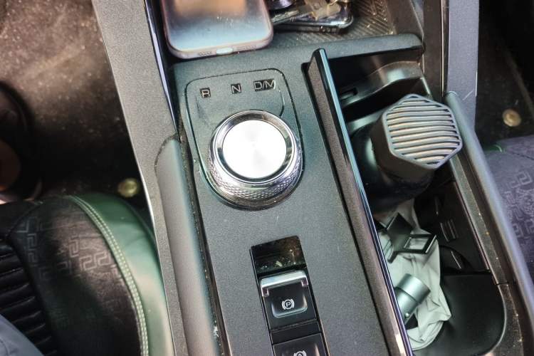 Used Haval H6 2024 1.5T Two-Wheel-Drive Classic Edition Gear Lever
